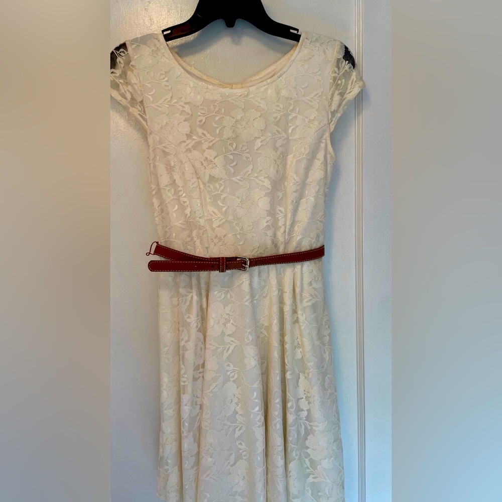 Cap-Sleeve Lace, Off-white Dress with brown belt